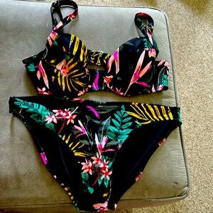 Old Navy floral bikini XL top and bottom